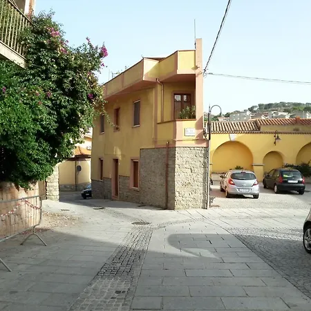La Casa Rosada Arbus Villa Exterior photo